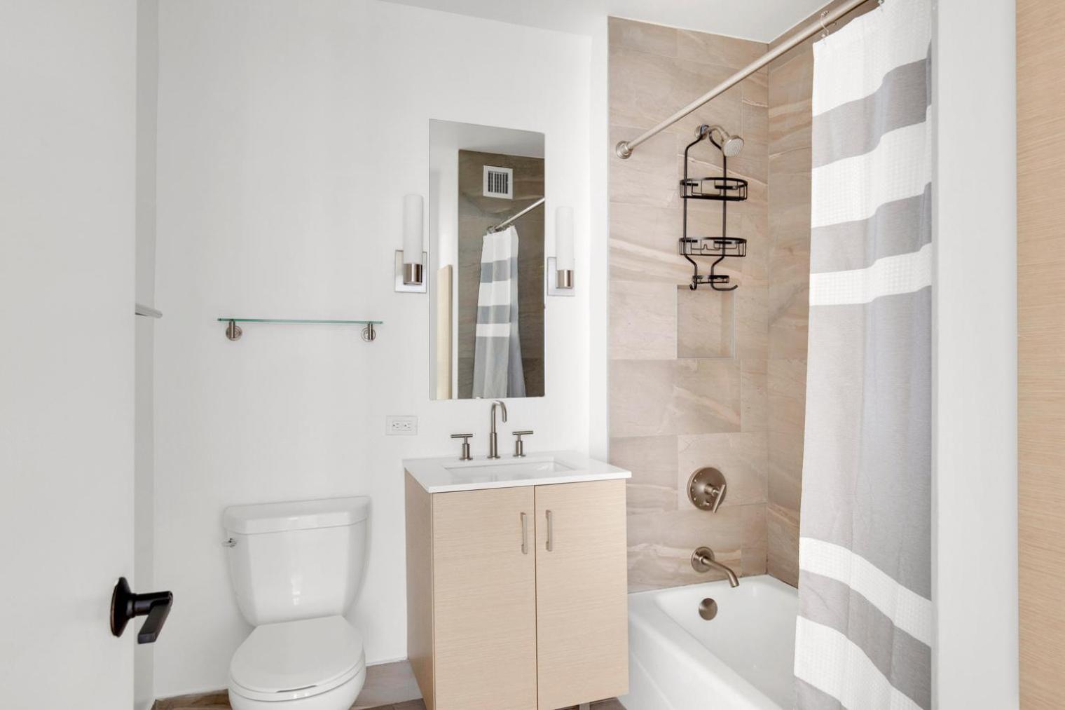 Fidi 1br W Wd Dm Elevator Roof Nr Subway Nyc-912 *